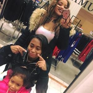 Meet your Posher, Vanessa